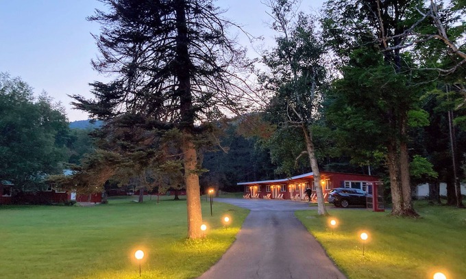 Indian Lake Hôtel | The Lorca ADK Motel Room 7