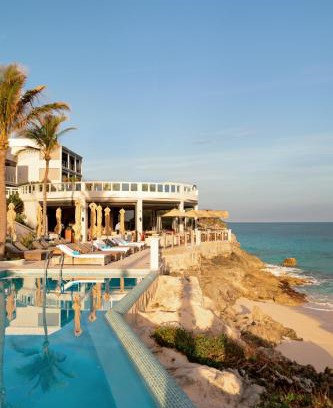 Smith's Hôtel | The Loren at Pink Beach