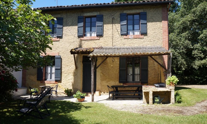 Bretagne-d'Armagnac Maison | La Loubatère, une maison traditionnelle avec le confort d'aujourd'hui