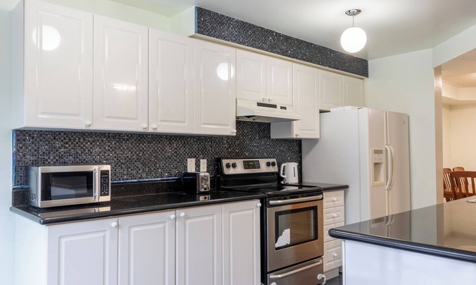 Meadowvale Village Maison | The Loving Lodge