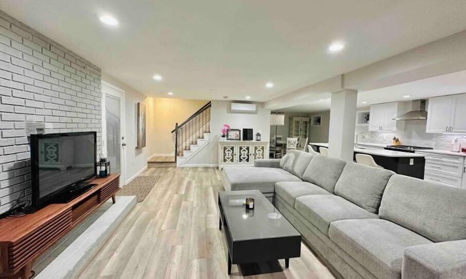 Nauck Maison | The Lowell House: Oasis of Arlington