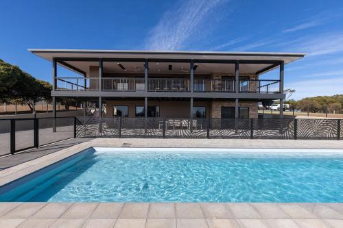 Boston Maison | The Lux Country Retreat - large swimming pool - immaculate views and stylish comfort!