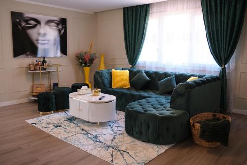 Cerdanyola del Valles Appartement | The Luxe Haven
