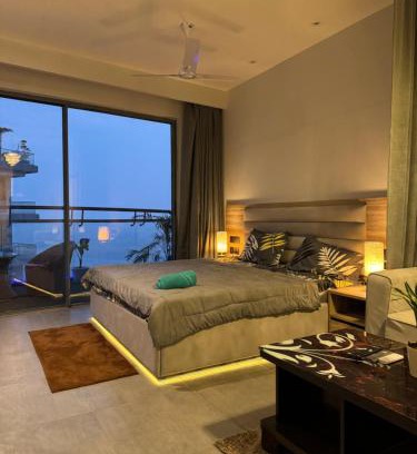 Noida Appartement | The Luxe Loft city or lake view