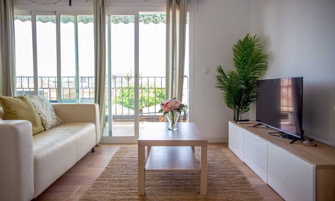 Perchel Norte Appartement | "The luxury of sunshine"