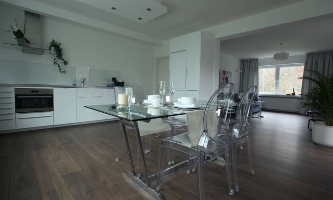 Habenhausen Appartement | La suite de luxe 95m2 / Pour 5 personnes / Ménage quotidien et petit déjeuner sur demande