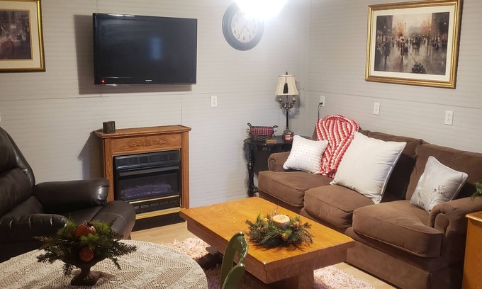 Nelsonville Appartement | The MacKenzie Studio Apartment