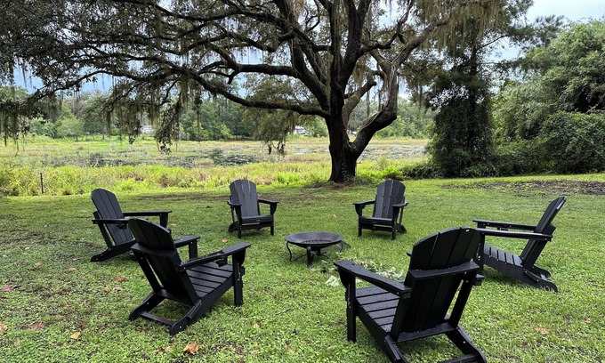 Silver Springs Maison | The Magnolia Lake House