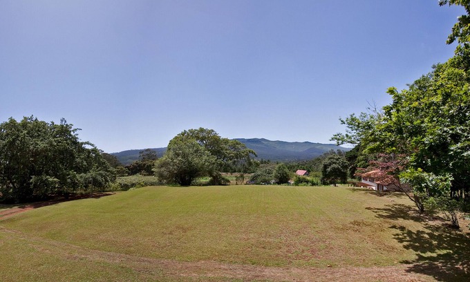 Santo da Serra Villa | La maison principale Quinta das Colmeias - située dans une ferme biologique à Madère