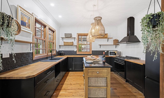 Millfield Maison | The Manor Homestead - Peaceful Farm stay with breathtaking views and Hot Tub.