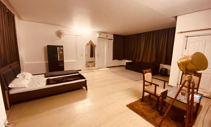 Faridabad Maison | The Mansion - Killa 25