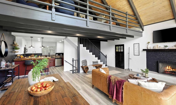 Crestline Maison | The Matterhorn Manor by Avantstay Harry Potter Inspired A-frame Home w/ Hot Tub & Views