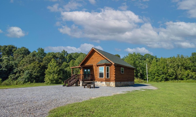 Bowling Green Cabine | The McClure Hill Farm Little Log Cabin