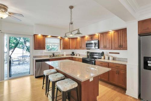 Grandview Heights Maison | The Meadow Adventure