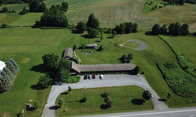 East Springfield Hôtel | The Meadowlark Inn