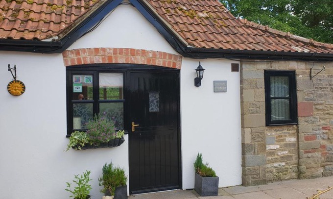 Whitecroft Maison | The Miners Cottage