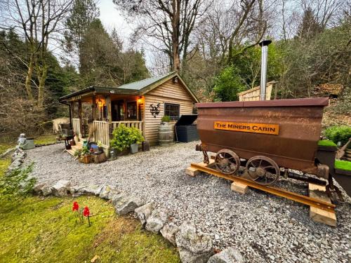 Blaina Cabine | The Miners Log Cabin