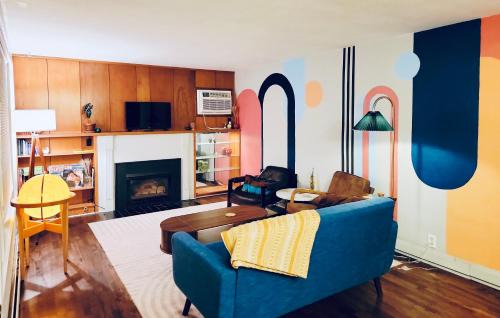 Eugene Maison | The Mod Pod