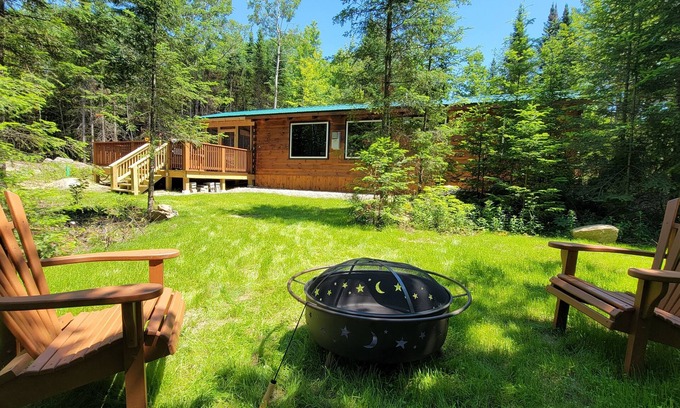 Whippleville Cabine | The Modern Pine Tiny Home - With Hot Tub Near Titus Mountain