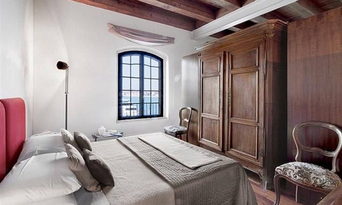 Molina Appartement | L'APPARTEMENT MILL (Dans le célèbre bâtiment Molino Stucky. Avec une vue sur le canal)