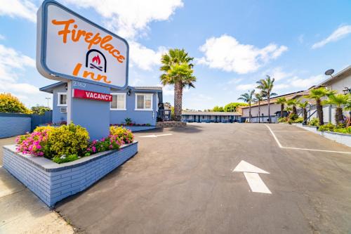 North Fremont Street Hôtel | The Monterey Fireplace Inn