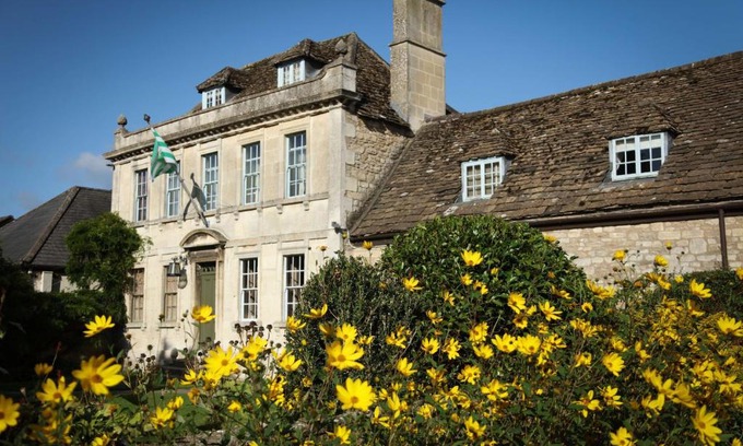 Trowle Common Maison | The Moonraker Hotel