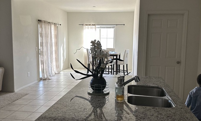 Tolleson Maison | The Mountain View Home
