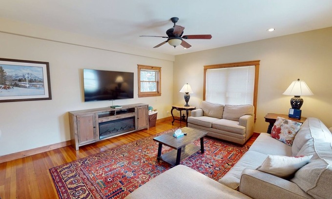 Gunnison Maison | The Mountaineer - Gunnison