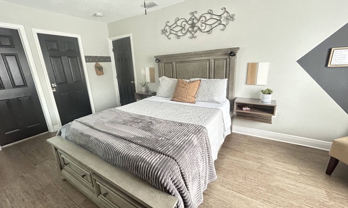 East Tampa Appartement | The M’s Cozy Corner