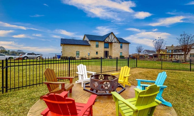 West Livingston Maison | The Mystic