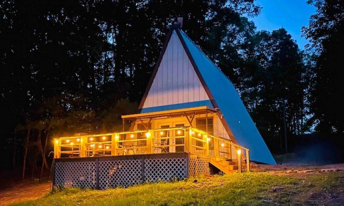 Natchez Cabine | The Natchez Retreat Lakeside A-frame Cabin