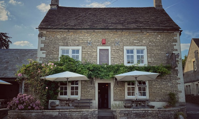 Grittleton Lit Et Petit-Déjeuner | The Neeld Arms