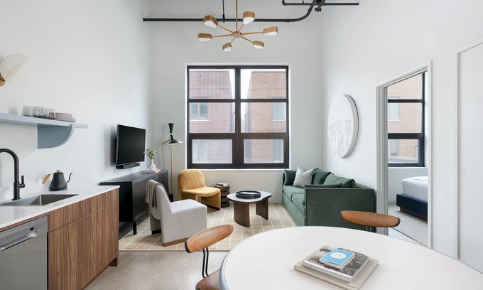 Near West Side Hôtel | The Neighborhood Hotel - Little Italy One Bedroom