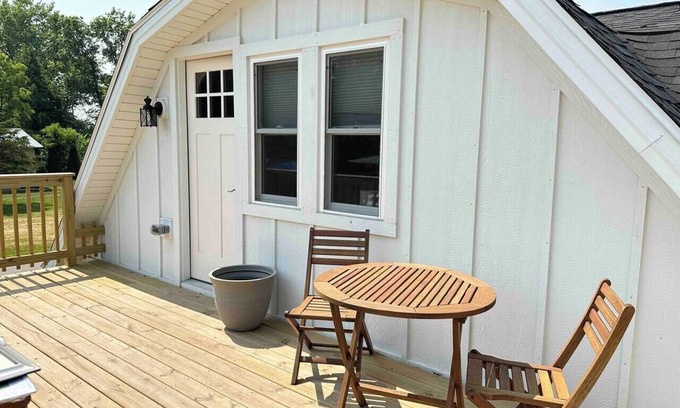 Bass Lake Maison | The Nest on Bass Lake, IN