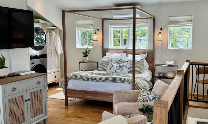 Demere Park Appartement | The Nest / Steps to beach and dining