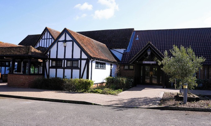 Rawreth Hôtel | The New Chichester Hotel