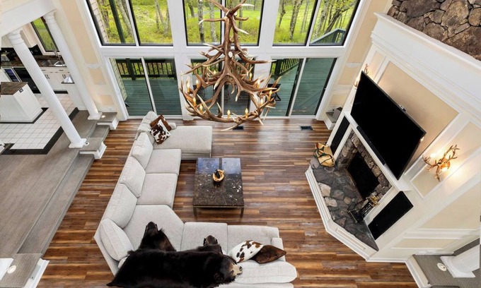 Roseland Maison | The newest and largest edition to the Wintergreen Retreat portfolio!