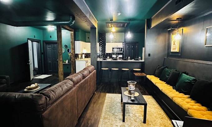 Williamsport Appartement | The Nightcap - Luxe 2BR - Downtown Williamsport