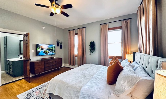 Hastings Appartement | The Nininger Historic 3 BR Apt - Walk to DT, Dog Friendly