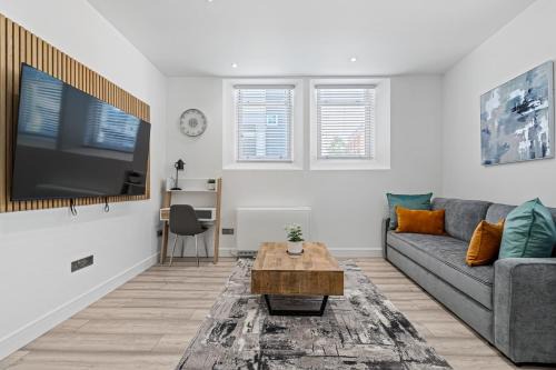 Swindon Appartement | The Nook - 2 min from Station - Free Parking - Courtyard