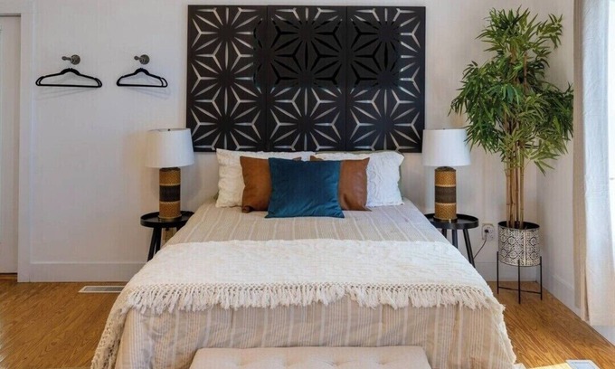 Valley Head Appartement | The Oak . A Spacious upscale King Studio Apt in Mentone