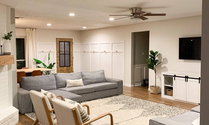 College Station Maison | The Oaks- 2.5 miles from Kyle Field