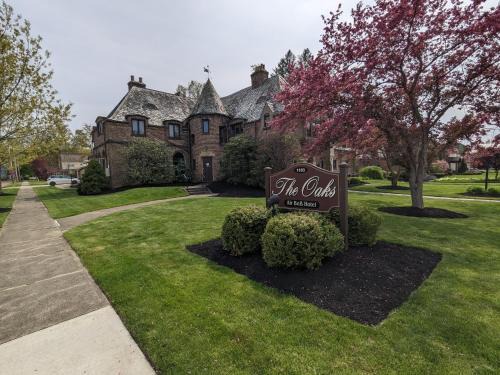 Jamestown Lit Et Petit-Déjeuner | The Oaks B&B Hotel and Spiritual Center