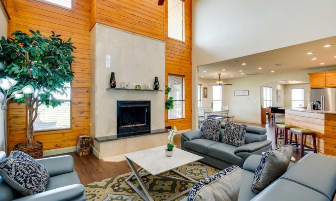 Westminster Maison | The Oasis Ranch 20-Acre Ranch in Whitewright!