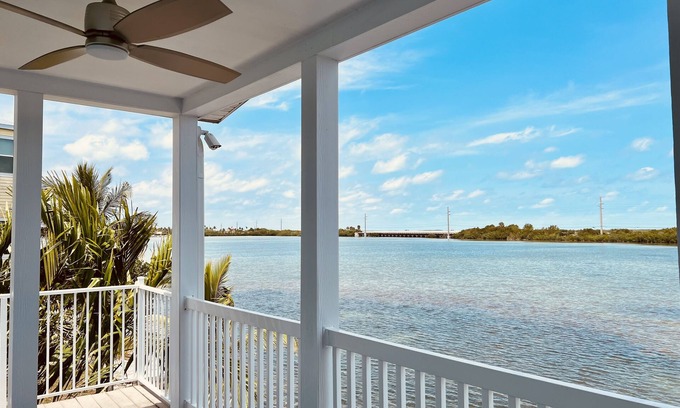 Bay Point Maison | The oasis-waterfront house