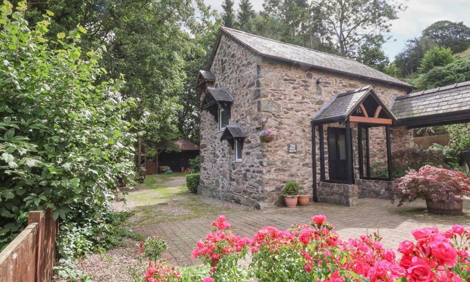 Llanferres Maison | The Old Barn
