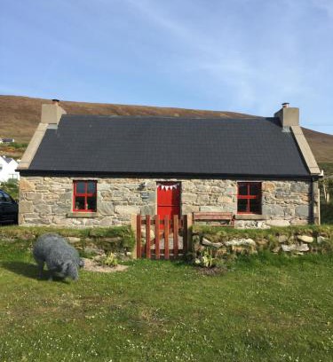 Doogort Maison | The Old Beach Cottage, Achill