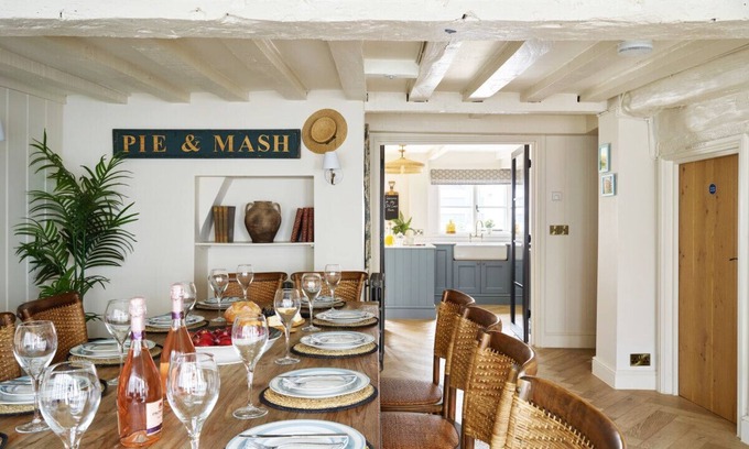 Henley-on-Thames Appartement | The Old Coach House - Sleeps 14