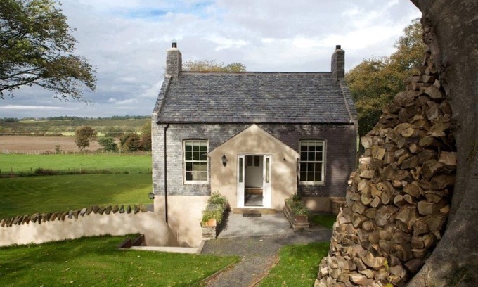 Patrick Cottage | The Old Coach House - a holiday cottage that sleeps 4 guests in 2 bedrooms