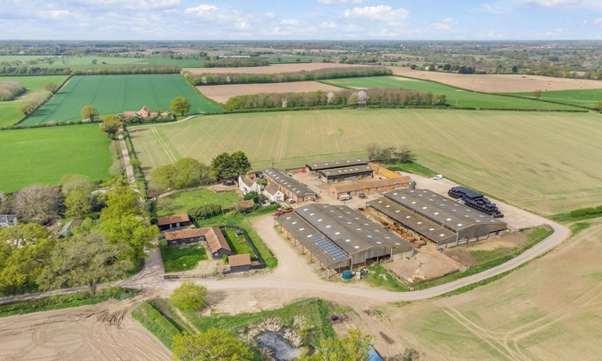 Hethel Maison | The Old Corn Store – Experience Rural Life in Norfolk